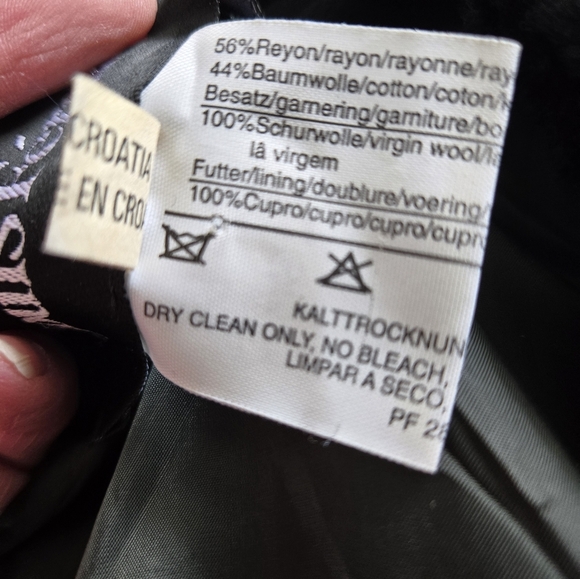 LOUIS FERAUD Paris Designer Black Faux/ Crushed Velvet Fur Jacket. Size 8 - Picture 11 of 16